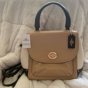 🎀 NWT Coach Colorblock Backpack 💝
